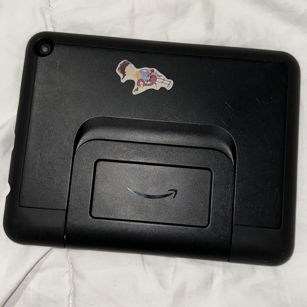 Amazon Tablet - Picture 2 of 2